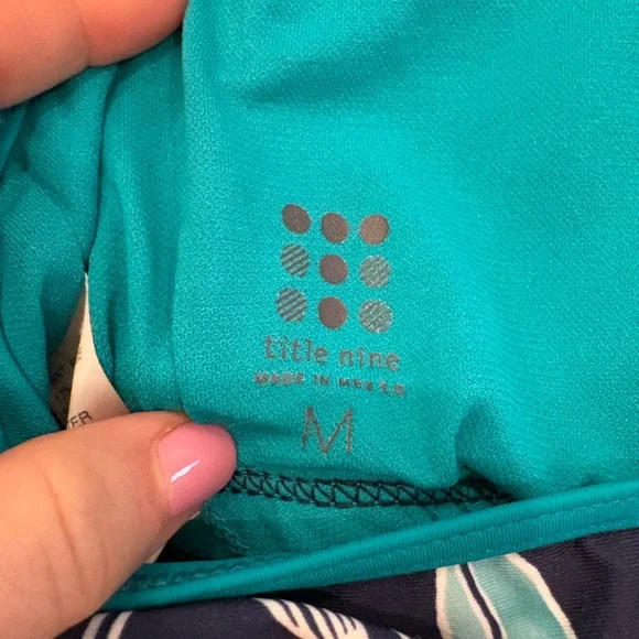 GUC size M Title Nine Tankini top - Picture 3 of 3